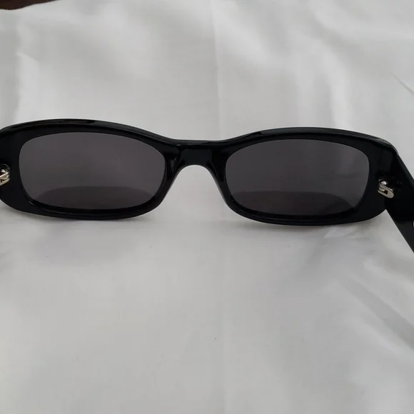 Dolce & Gabbana Sunglasses - Picture 4 of 7